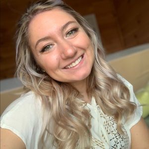 Meet your Posher, Isabel